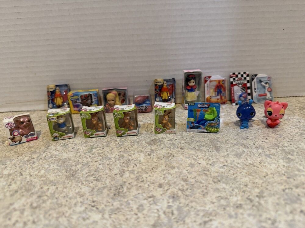 Nickelodeon Disney Marvel Character Toy Lot 17 PCS Ren Stimpy Avatar Snow White